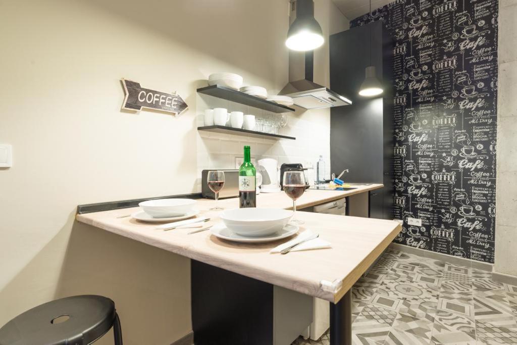 Historical Center Ollerias Apartment Malaga Luaran gambar
